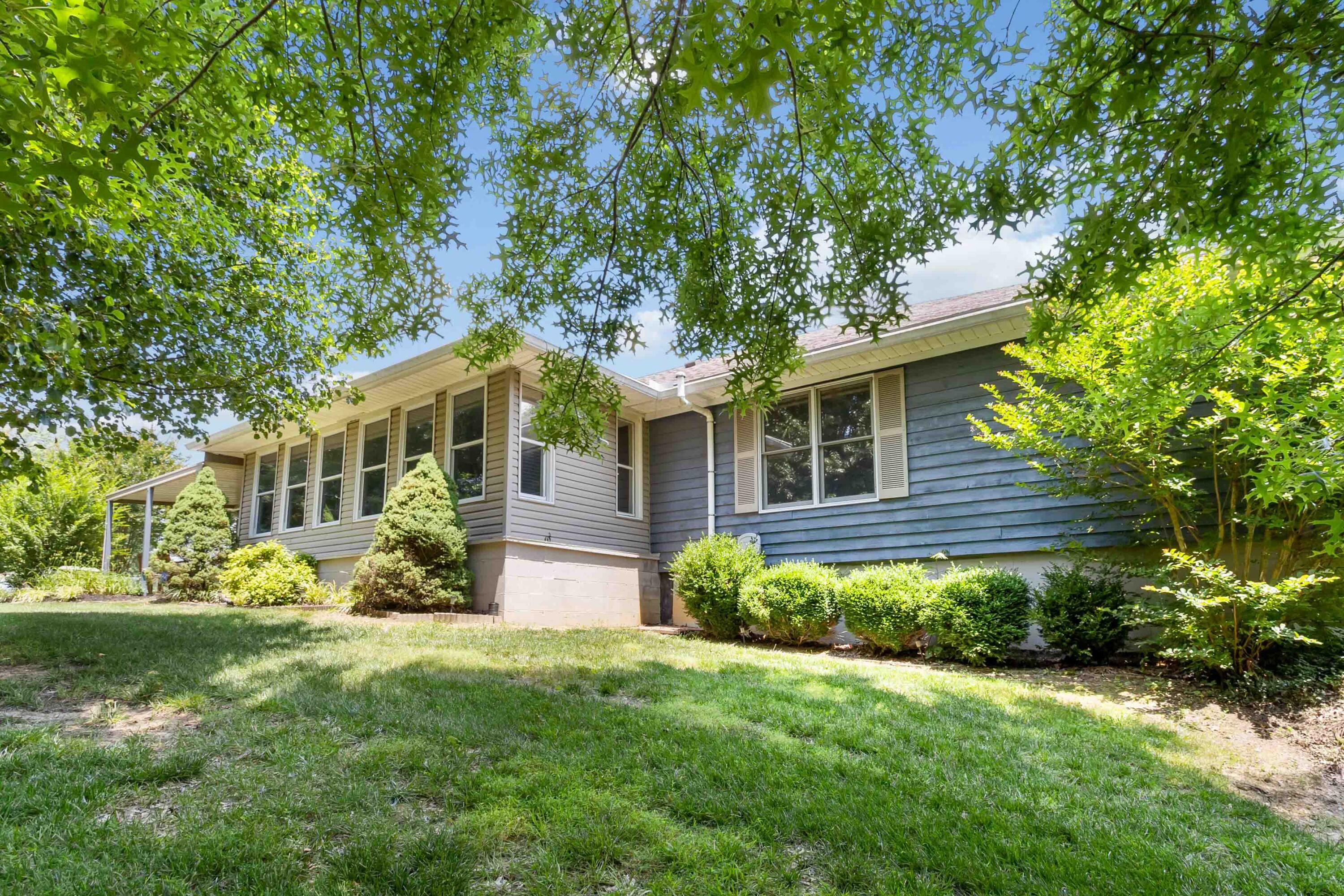 Property Photo:  21 Vicki Street  KY 42544 