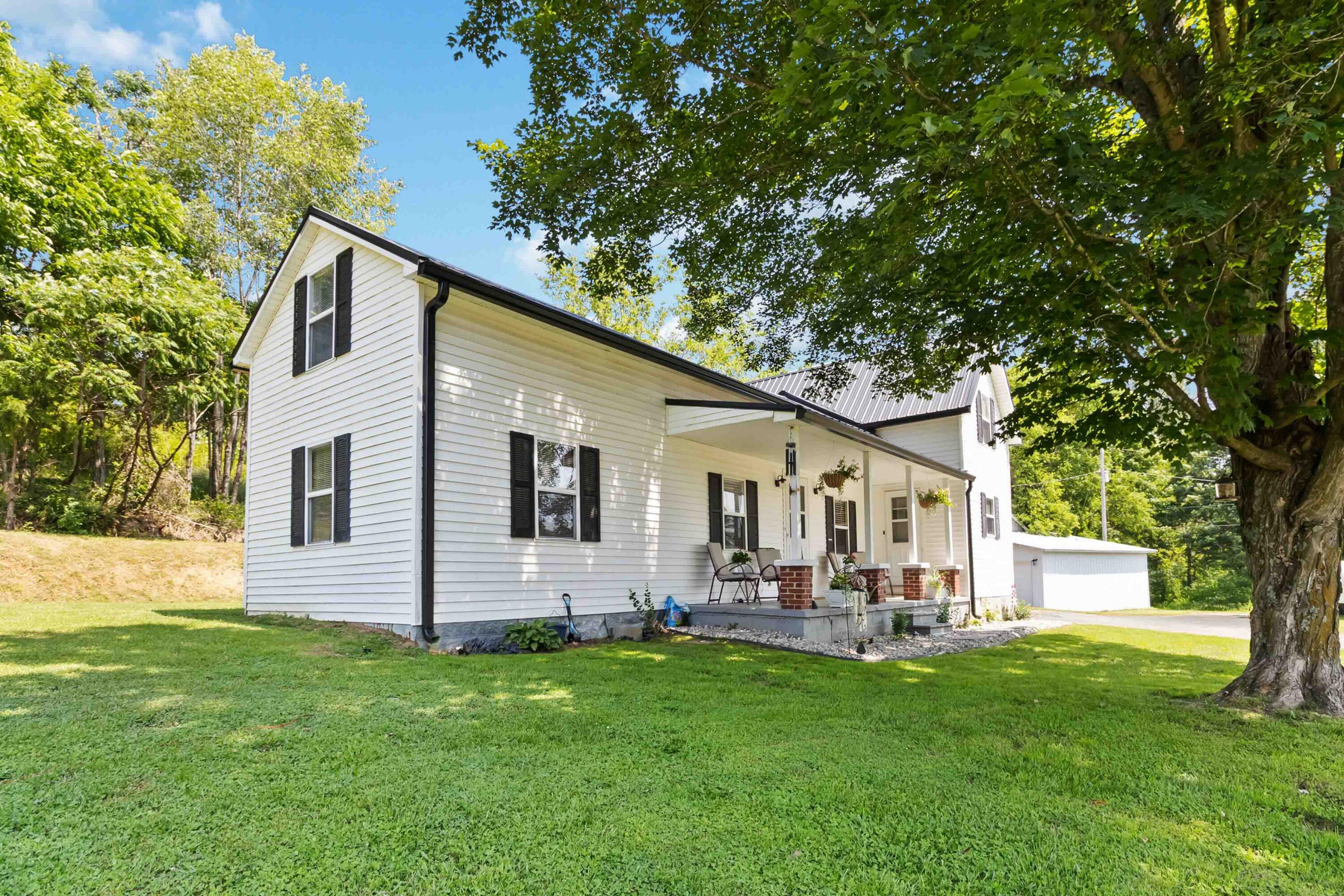 Property Photo: 6002 Edmonton Road KY 42728