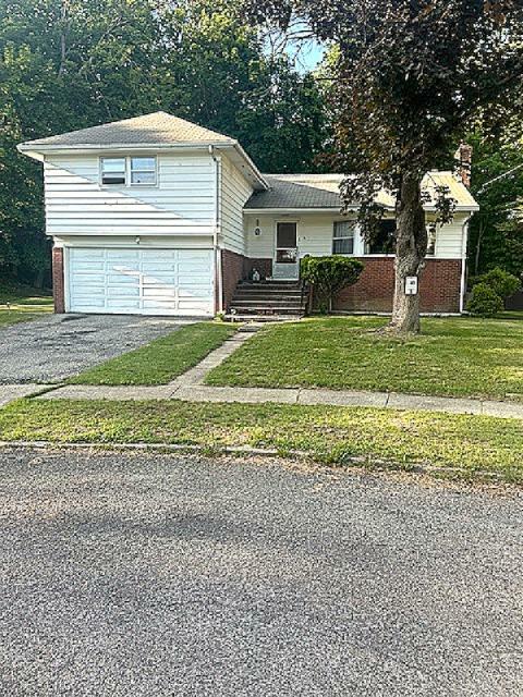 Property Photo:  5 Estelle Road  NY 12601 