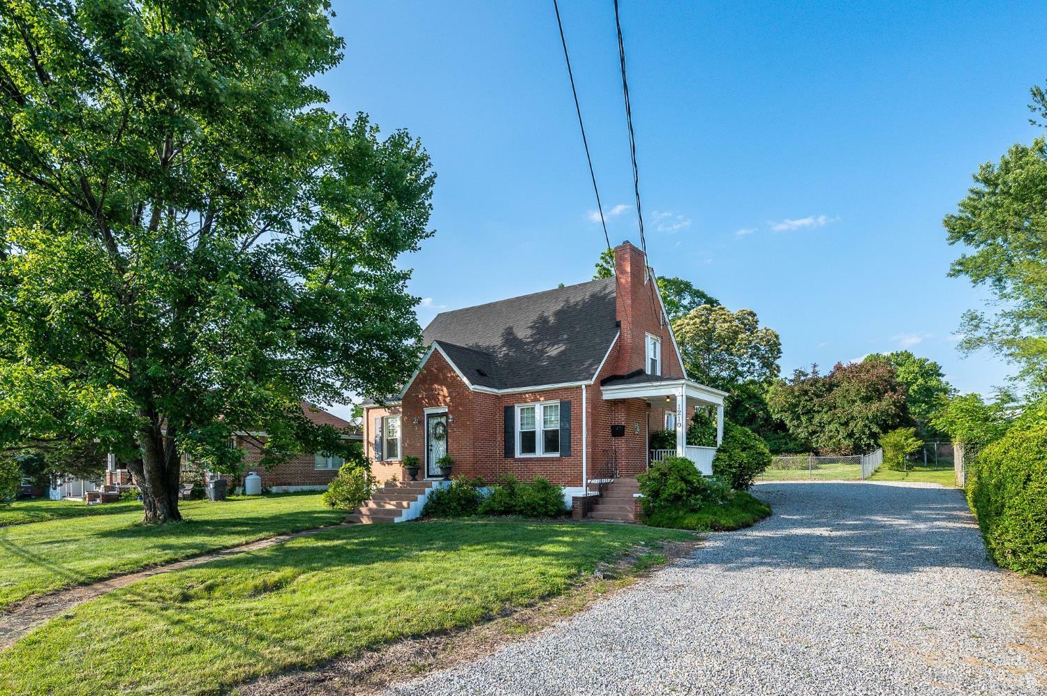 Property Photo:  1210 Oakwood Street  VA 24523 