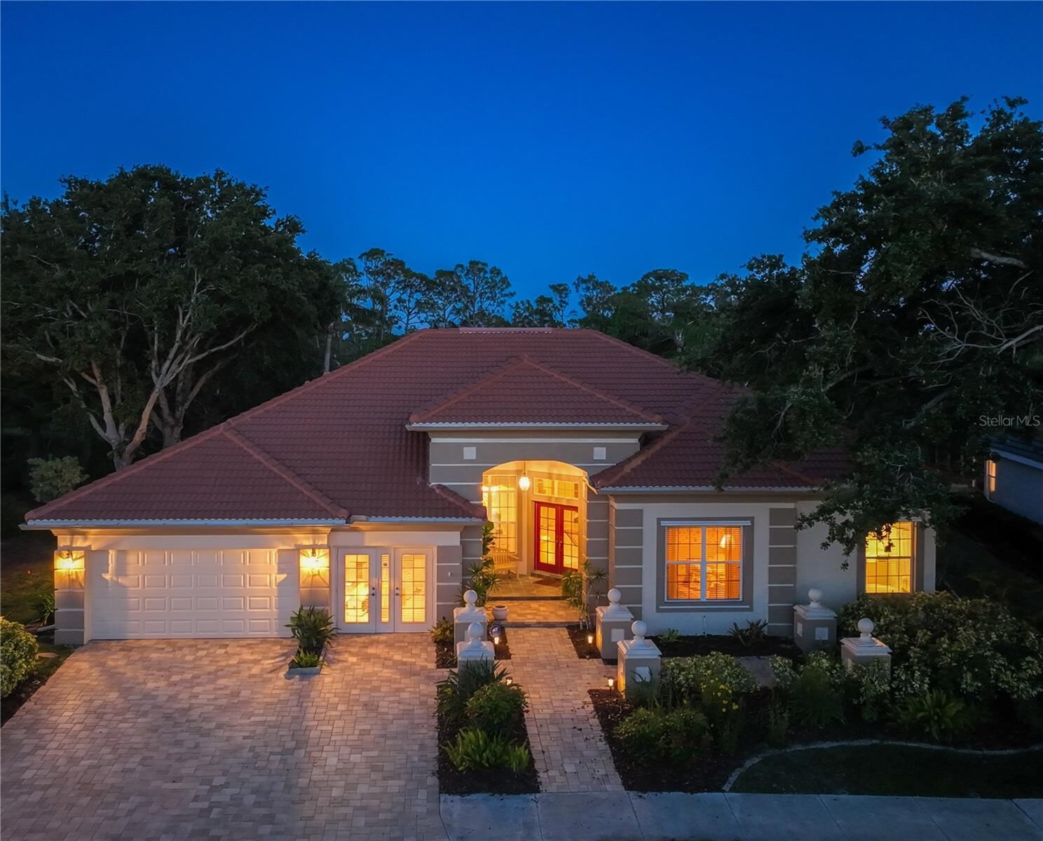 Property Photo: 766 Shadow Bay Way FL 34229