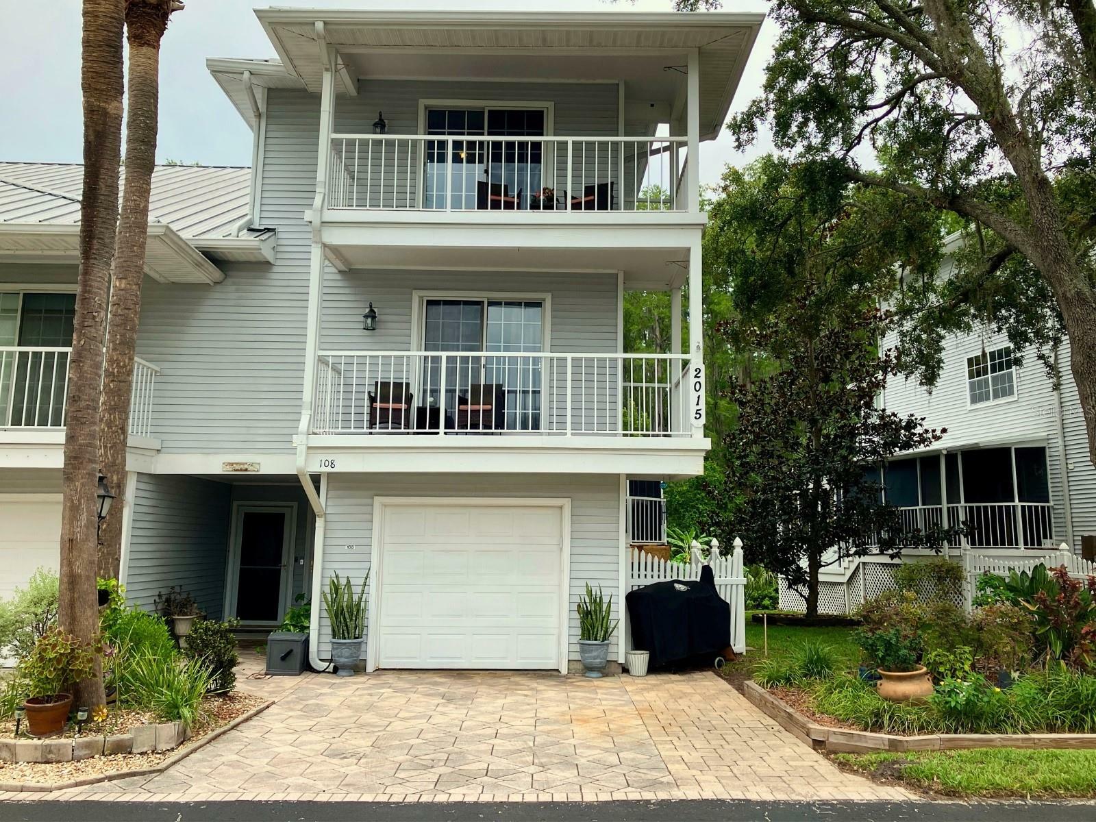 Property Photo: 2015 Vista Del Sol 108 FL 33558