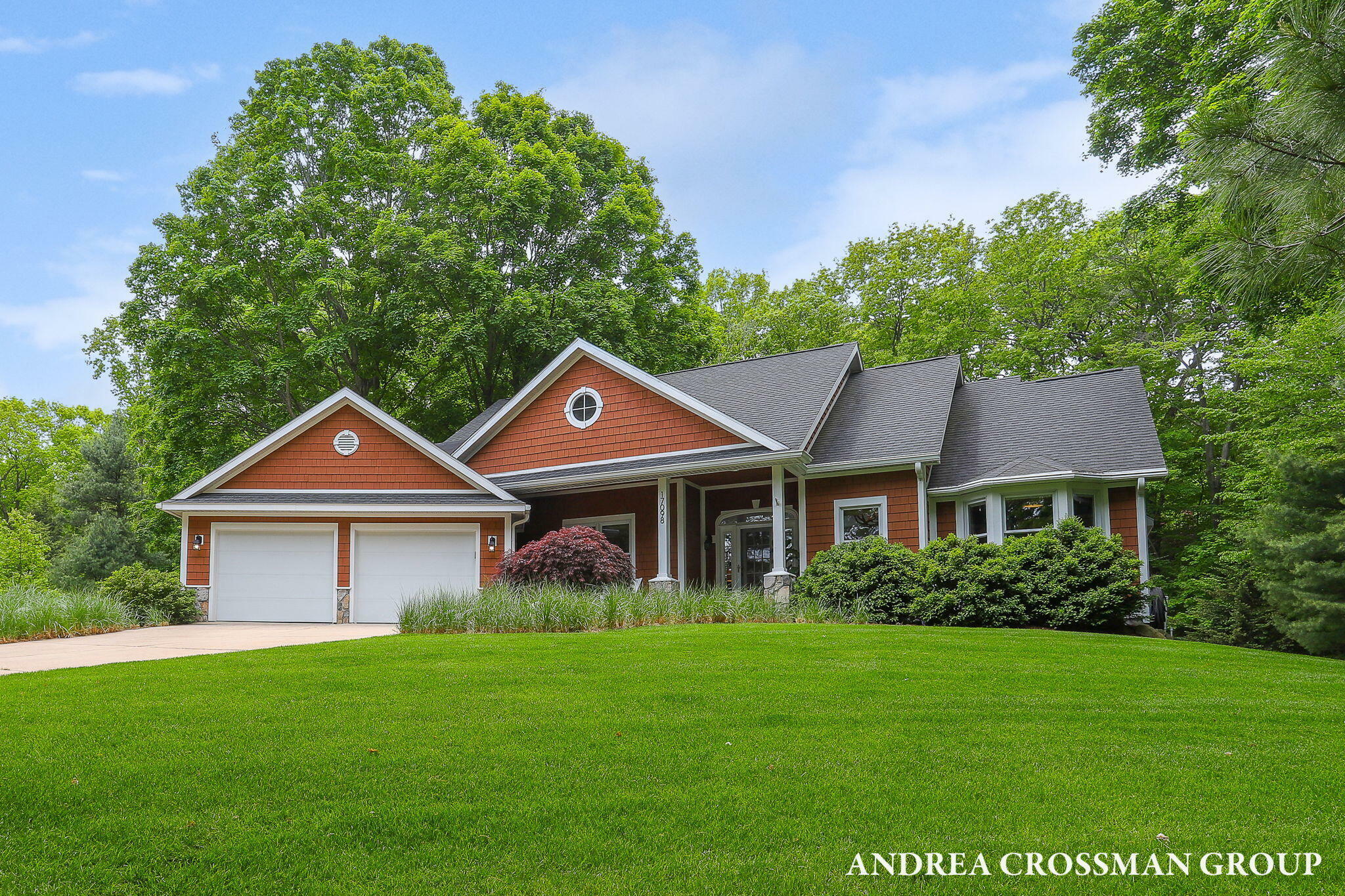 Property Photo: 17098 Donahue Woods Drive MI 49460
