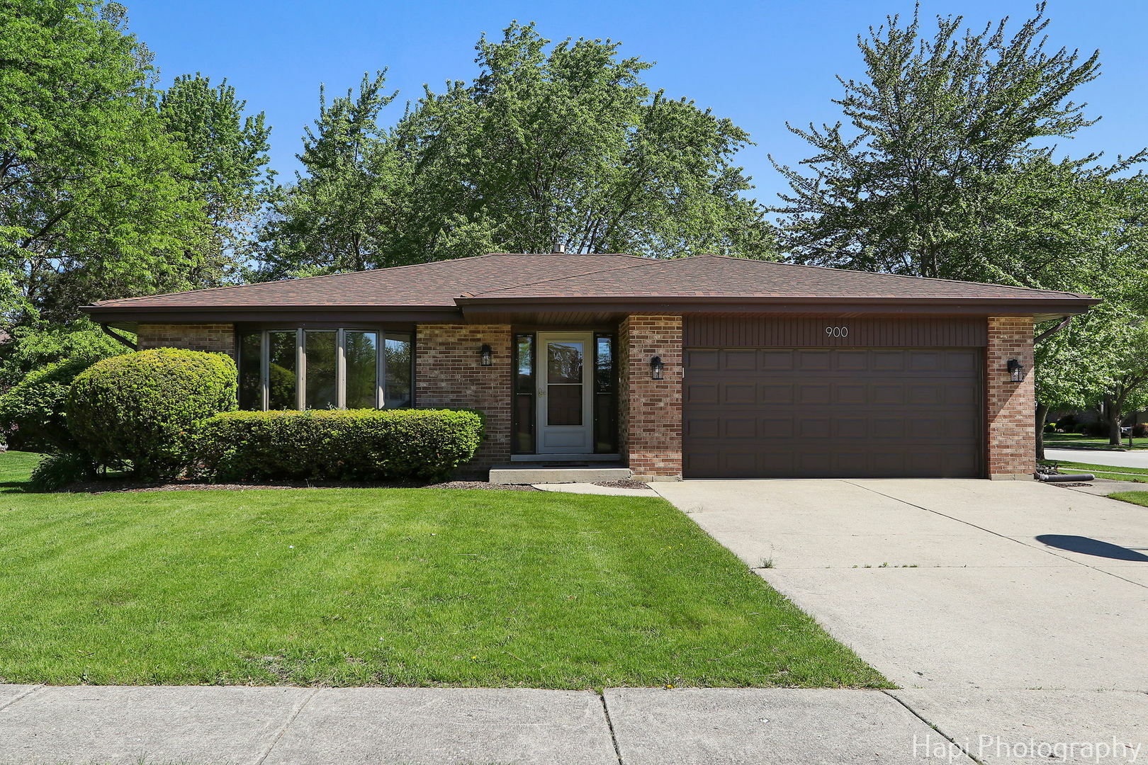 Property Photo: 900 Notis Court IL 60193