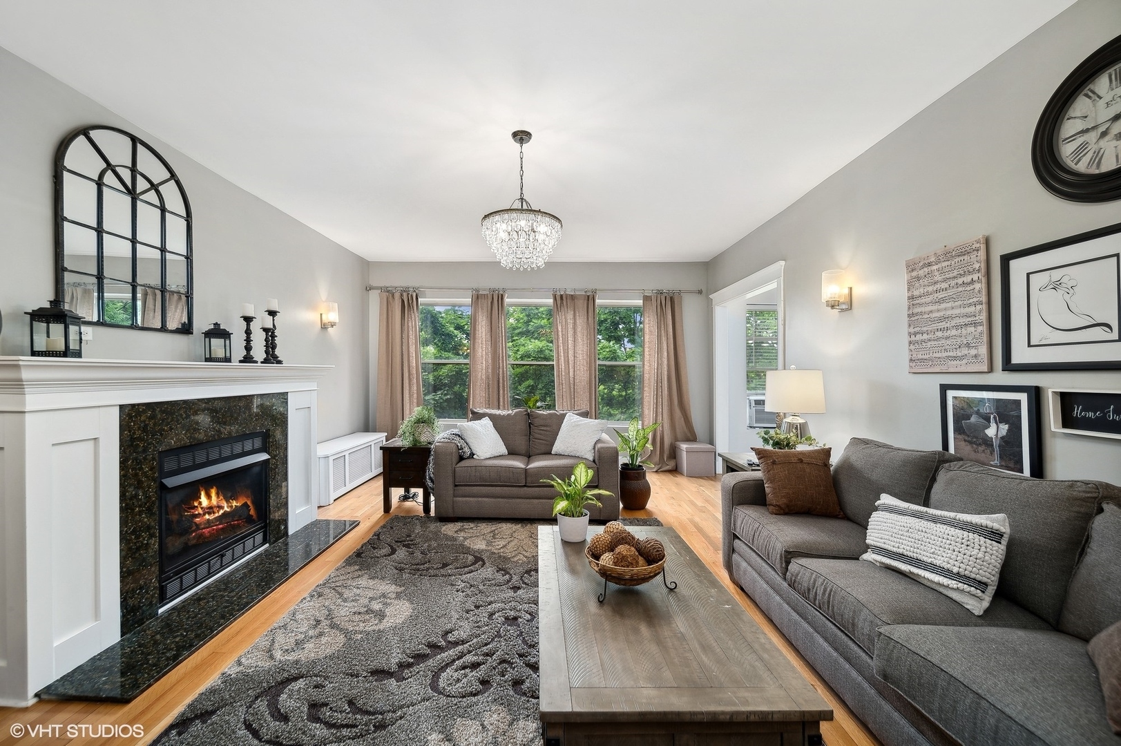 Property Photo: 1055 E Hyde Park Boulevard 3 IL 60615