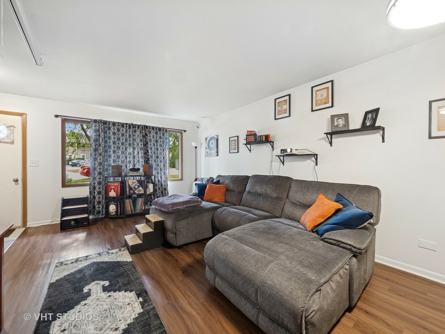 Property Photo: 422 Lincoln Avenue A IL 60021