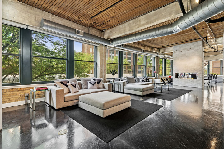 Property Photo:  411 W Ontario Street 201-302  IL 60654