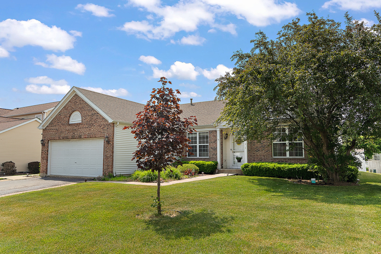 Property Photo: 1611 Wintercrest Lane IL 60404