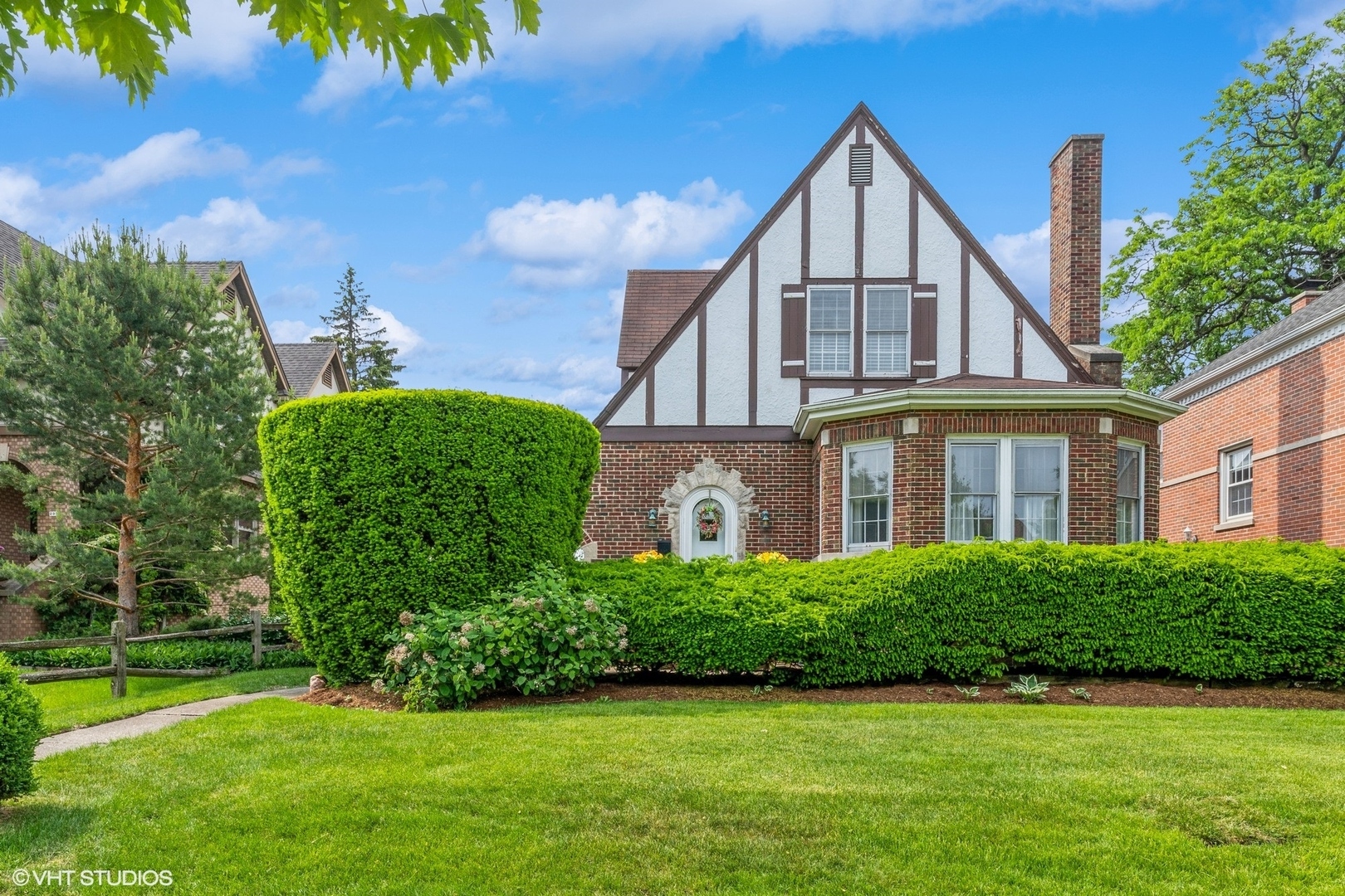 Property Photo:  239 Imperial Street  IL 60068 