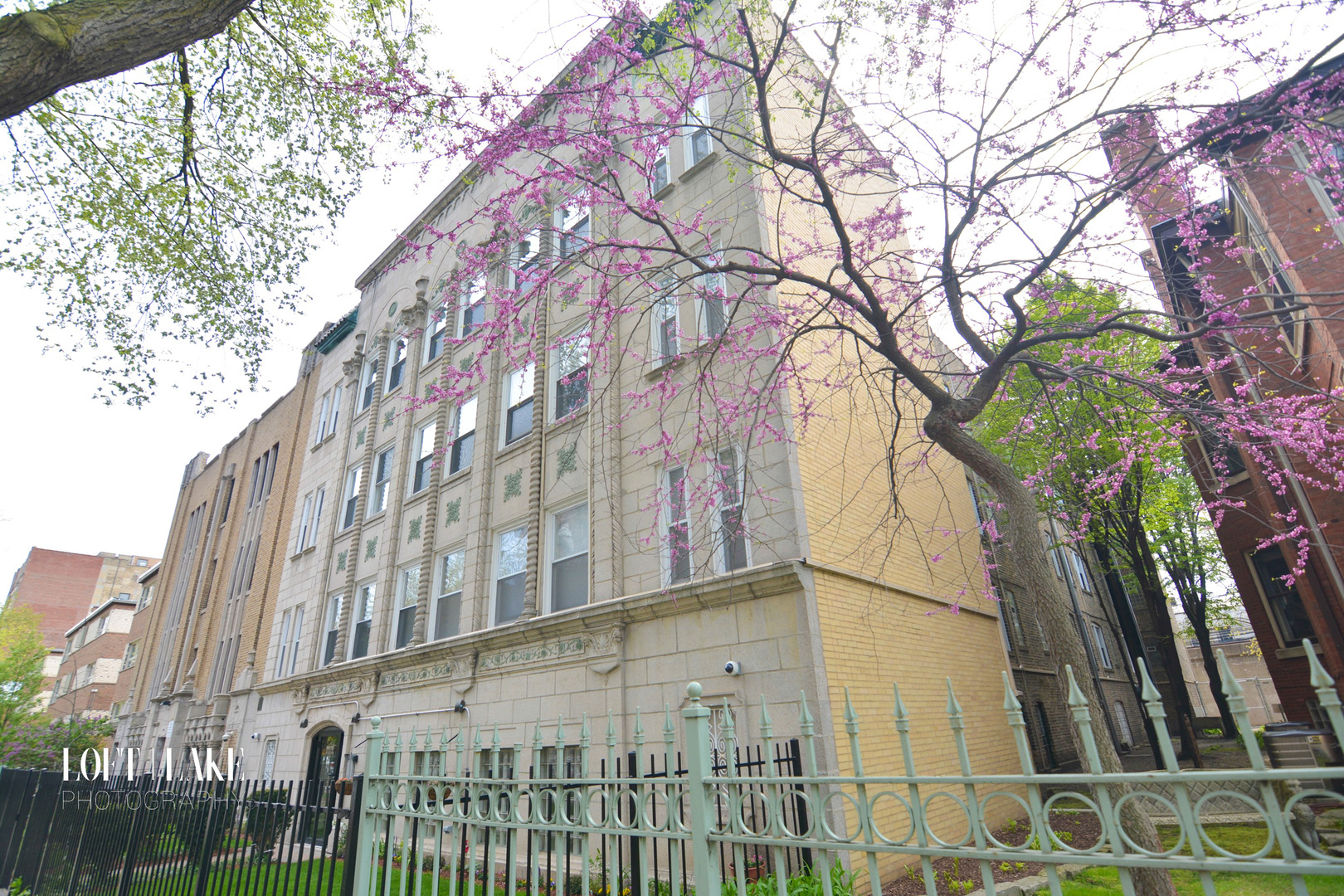 Property Photo: 6250 N Winthrop Avenue 103 IL 60660