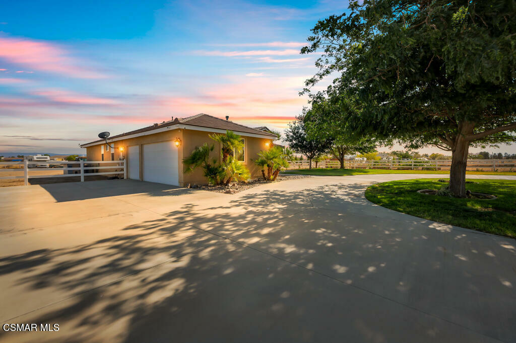 Property Photo: 7142 W Avenue A4 CA 93536