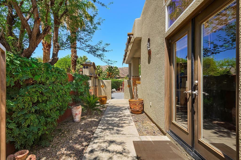 Property Photo: 78270 Avenida Nuestra CA 92253