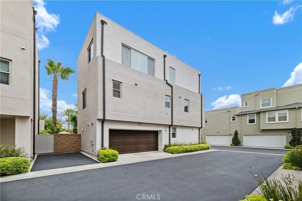 Property Photo: 5371 Pacific Terrace CA 90250
