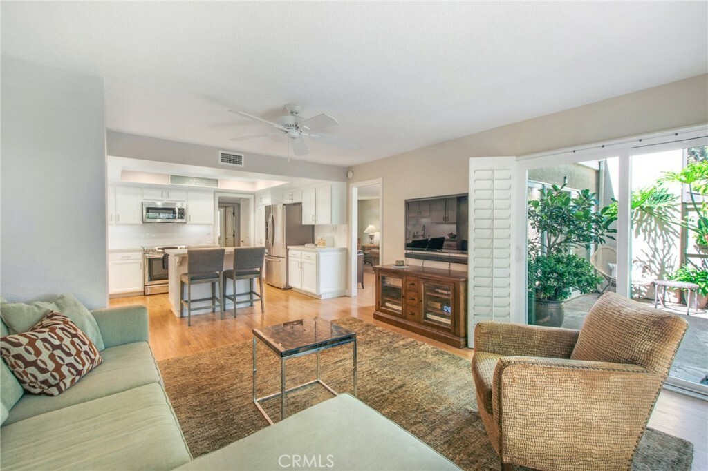 Property Photo: 19675 Seacliff Lane CA 92648