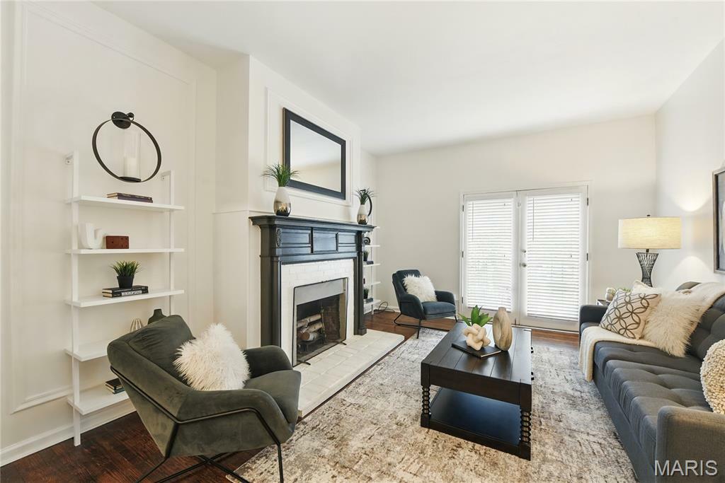Property Photo: 10 N Taylor Avenue #1S MO 63108