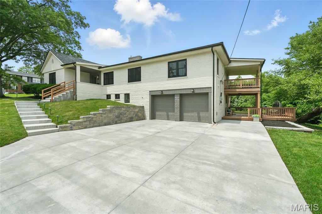 Property Photo: 323 E Clinton Place MO 63122