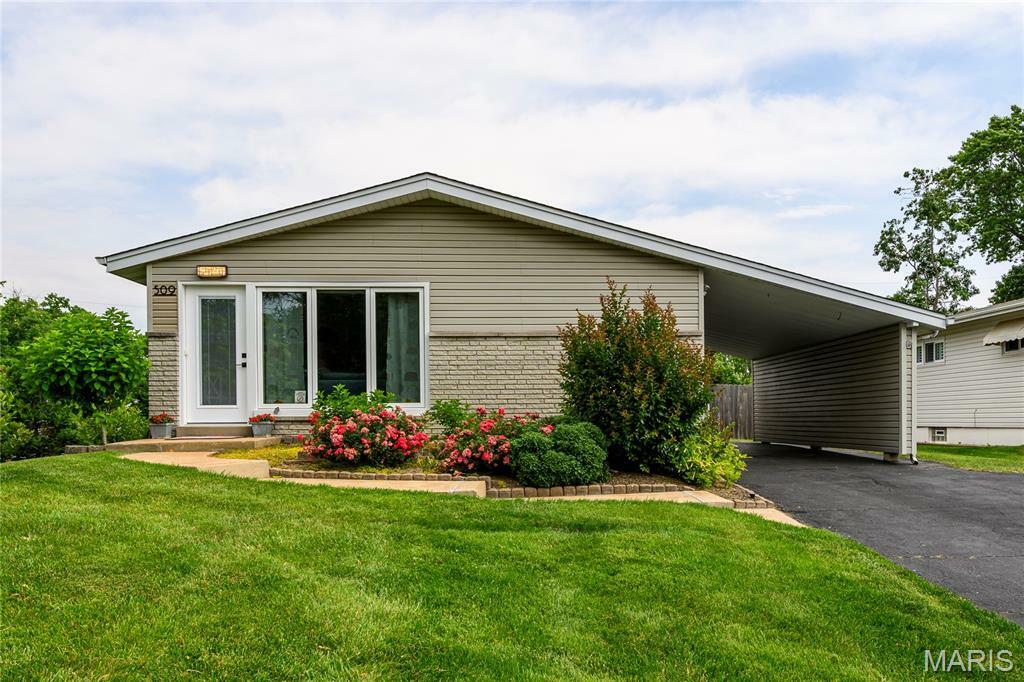 Property Photo: 509 Rayburn Avenue MO 63126