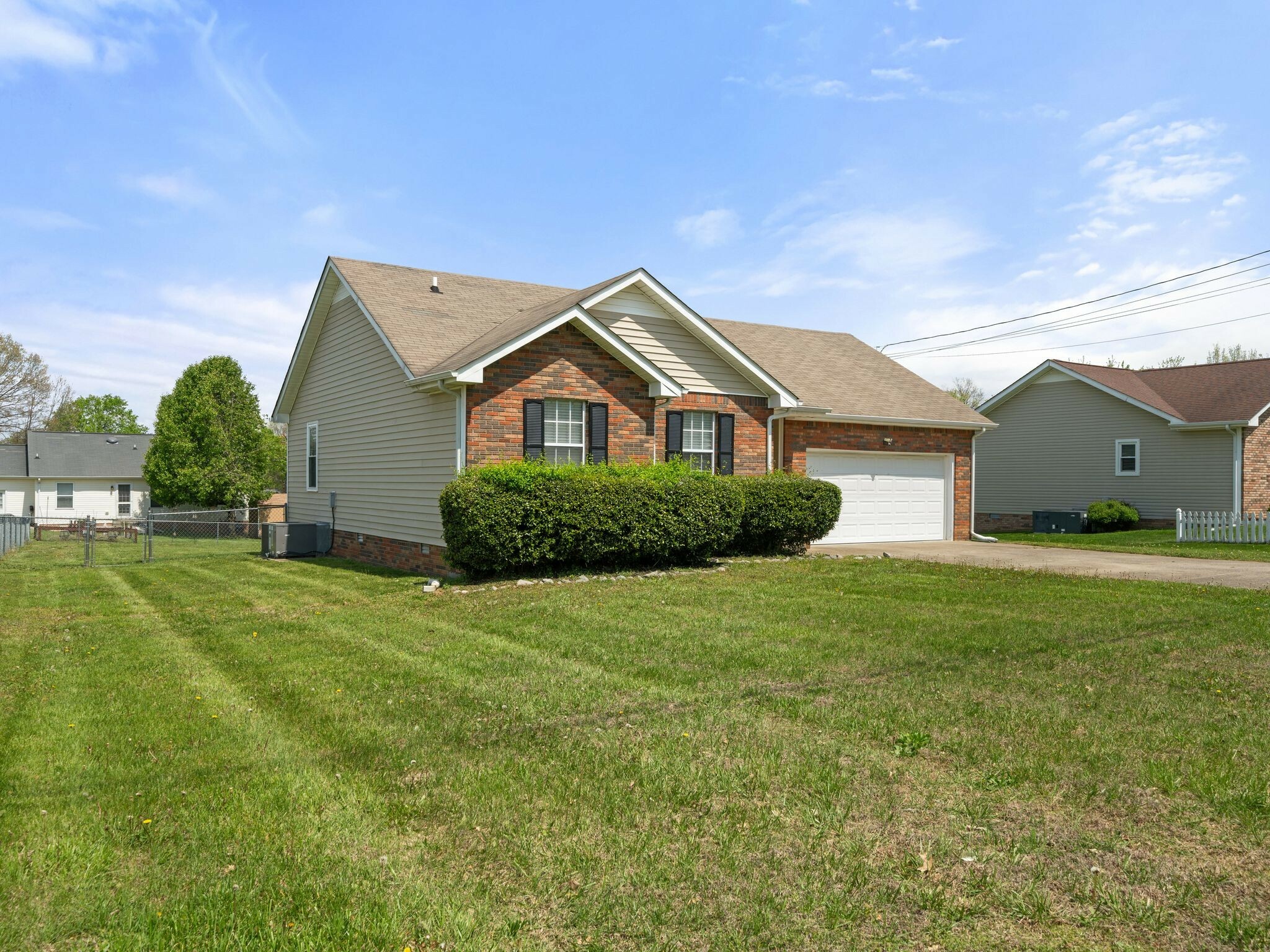 Property Photo:  239 Moncrest Dr  TN 37042 