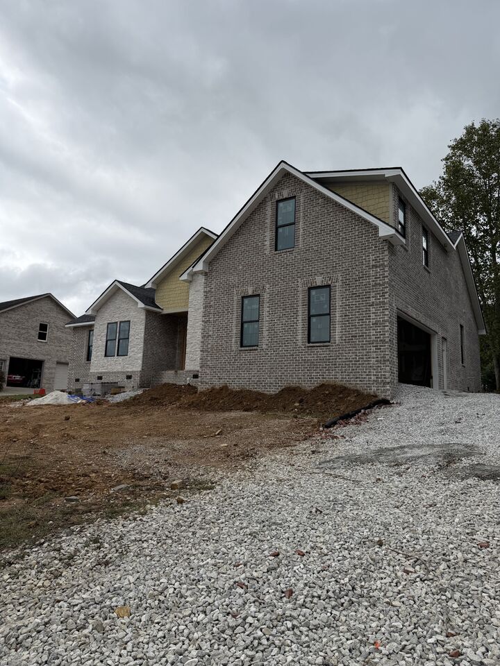 Property Photo:  309 Setters Ln W  TN 37388 