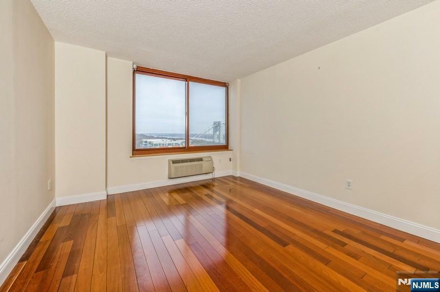 Property Photo:  100 Old Palisade Road 2216  NJ 07024 