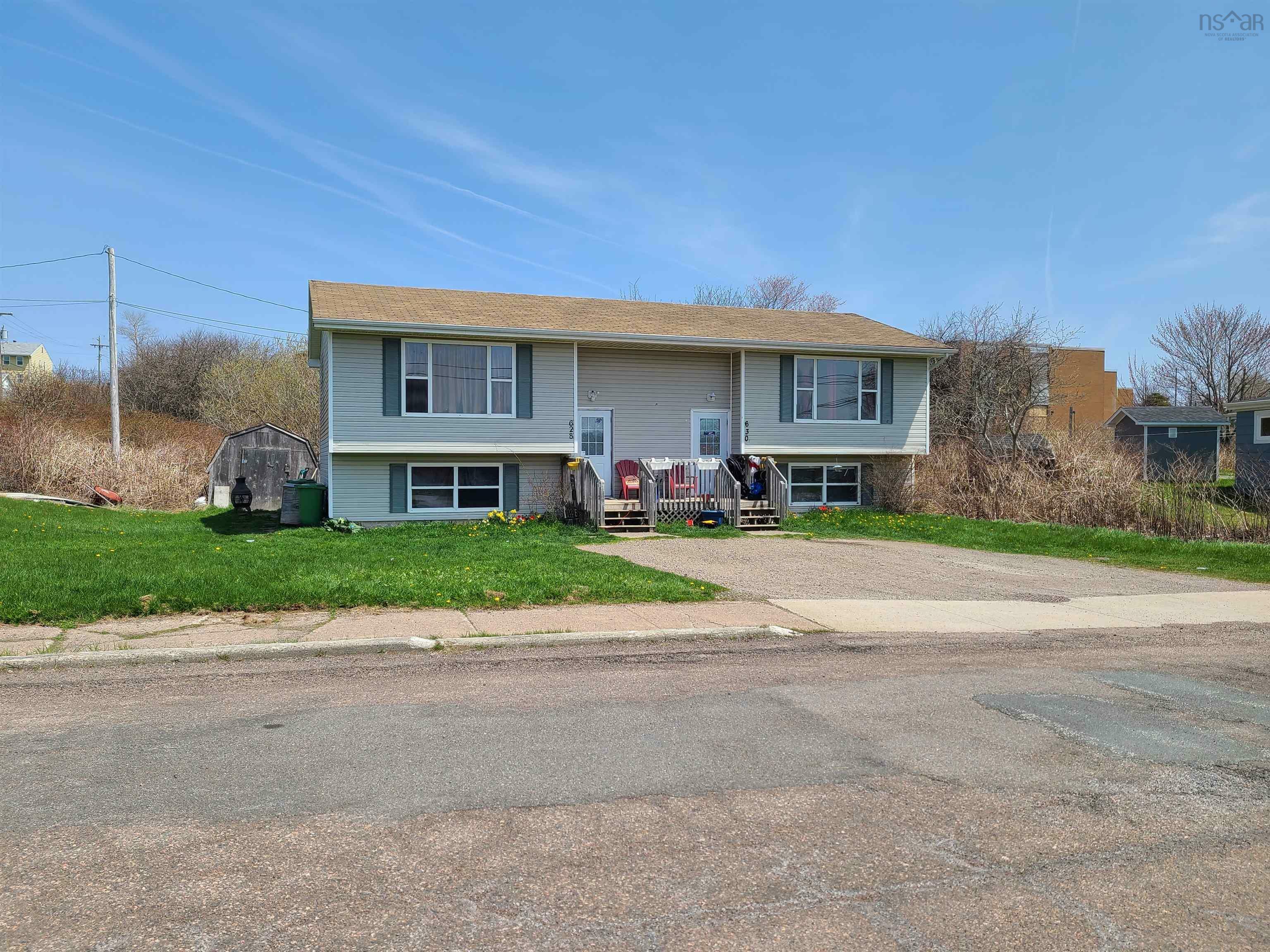 Photo de la propriété: 628-630 Bernard Street NS B9A 3G5