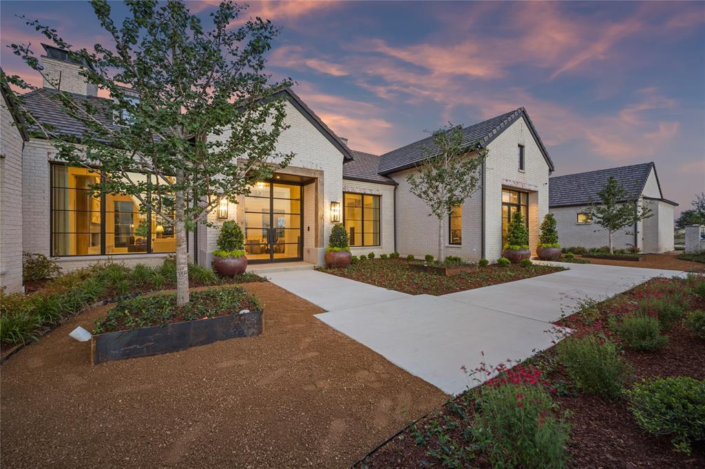 Property Photo: 4557 Saint Estephe Place TX 76126