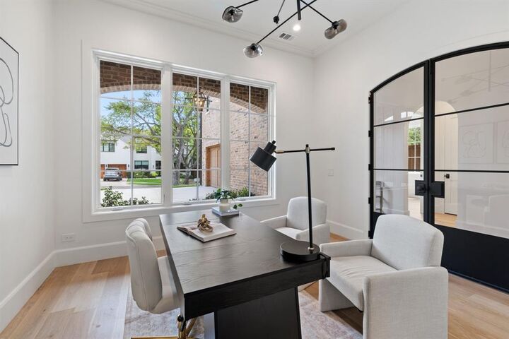Property Photo: 1801 Loving Avenue TX 75214