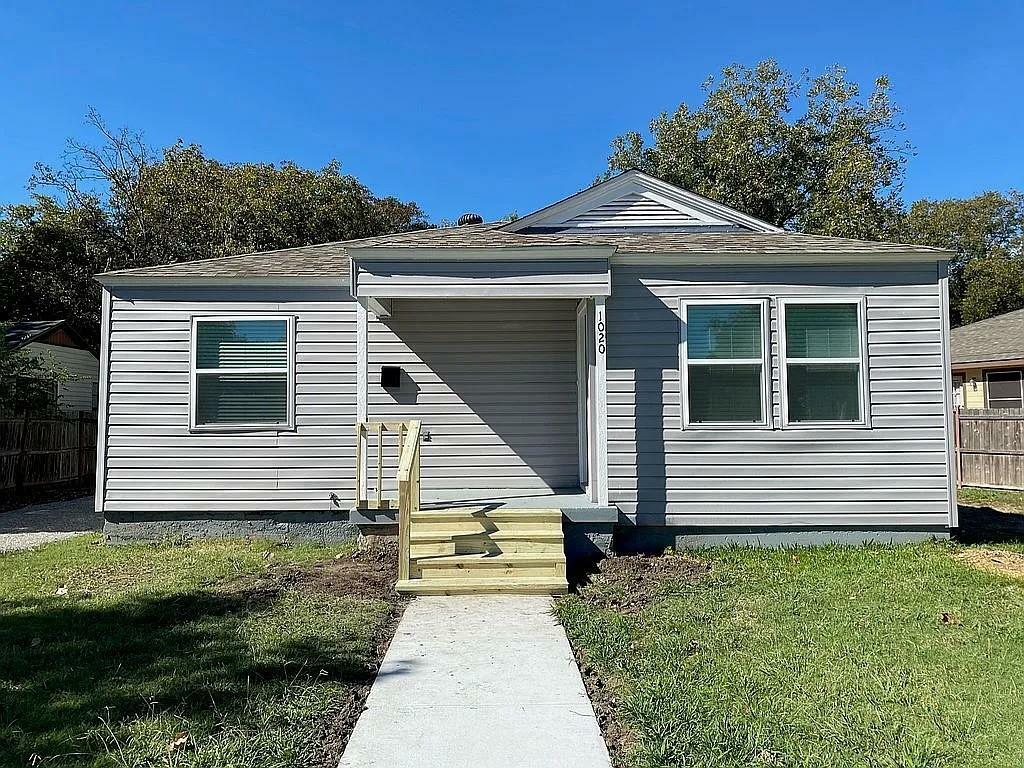 Property Photo: 1020 Turner Parkway TX 75051