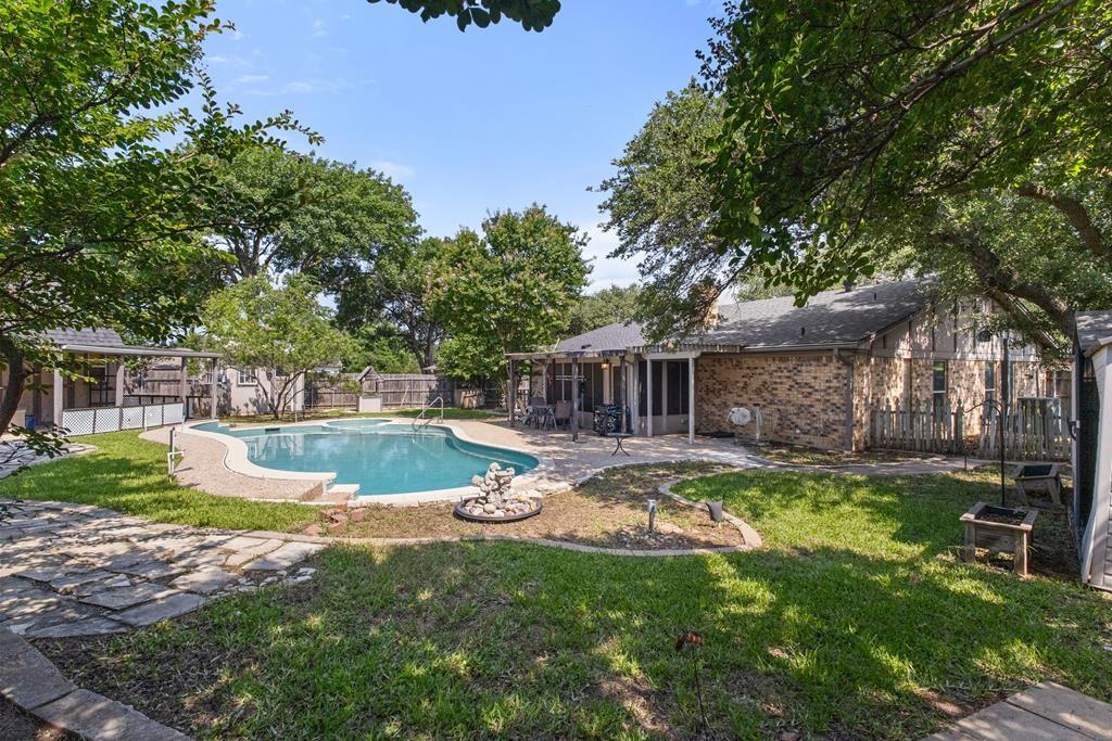 Property Photo: 2904 Bluebonnet Lane TX 76021