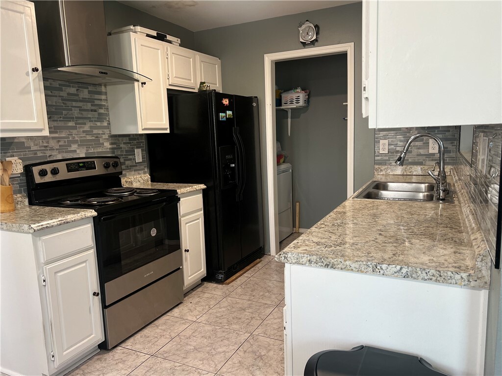 Property Photo: 121 E Veterans Parkway AR 72756