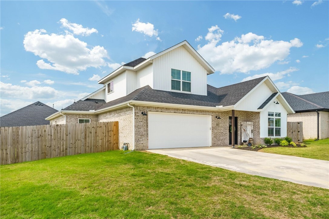 Property Photo: 5801 SW Peaceful Avenue AR 72713