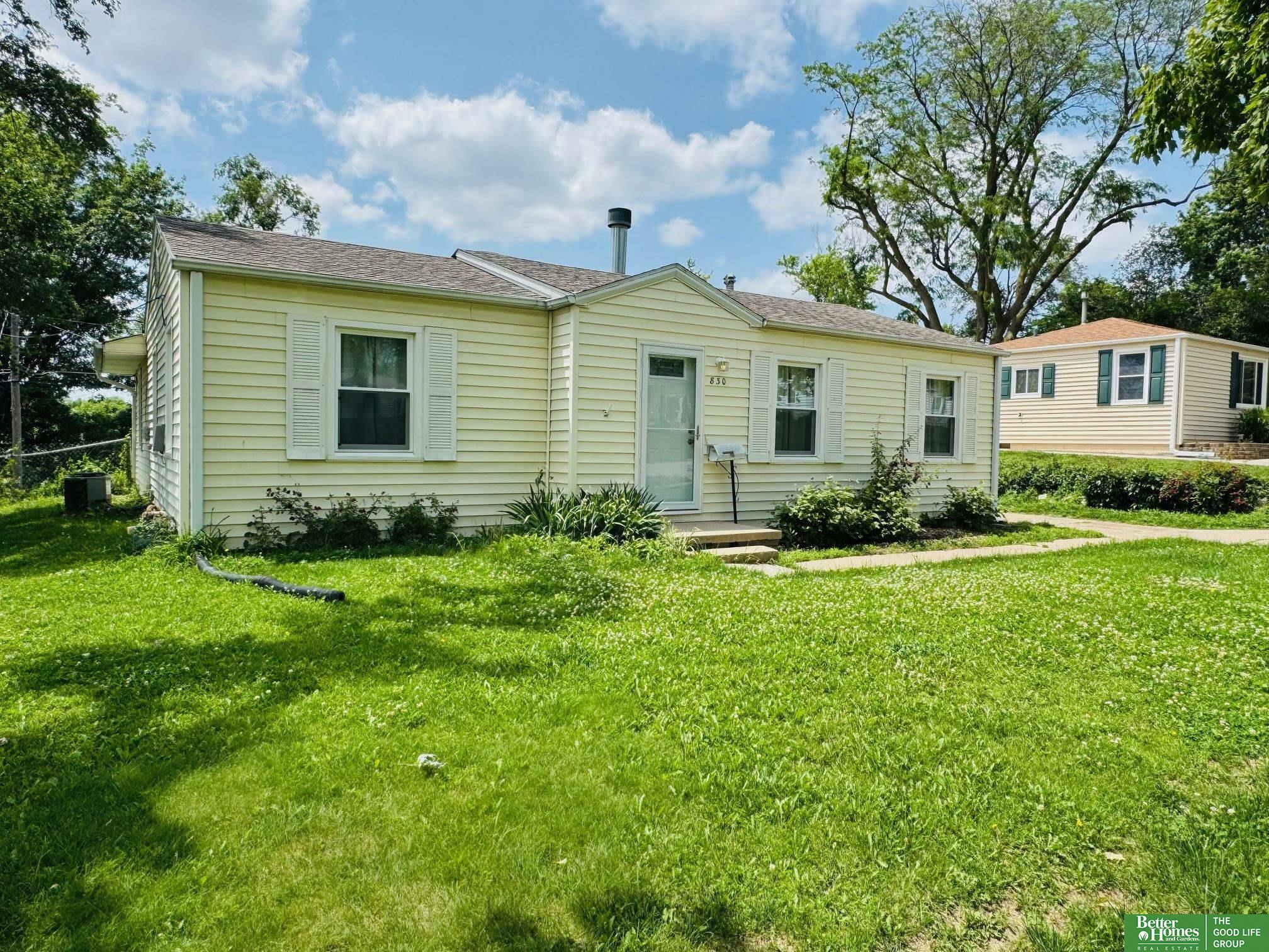 Property Photo:  830 N 78 Street  NE 68114 