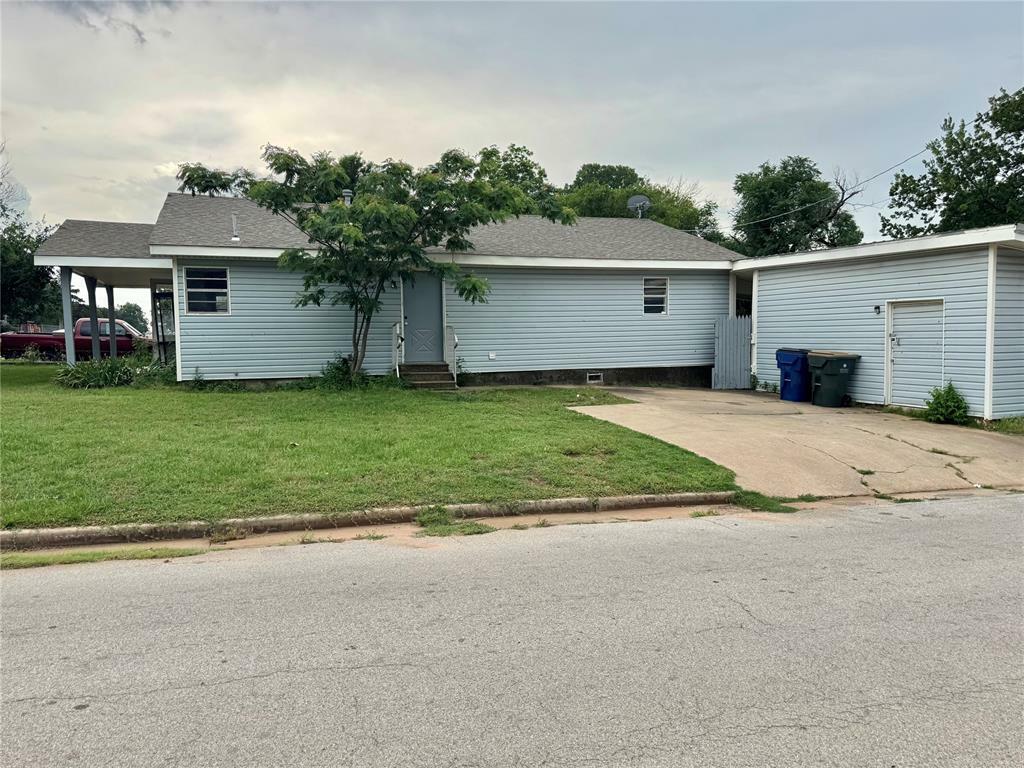 Property Photo: 1502 S 12th Street OK 73018