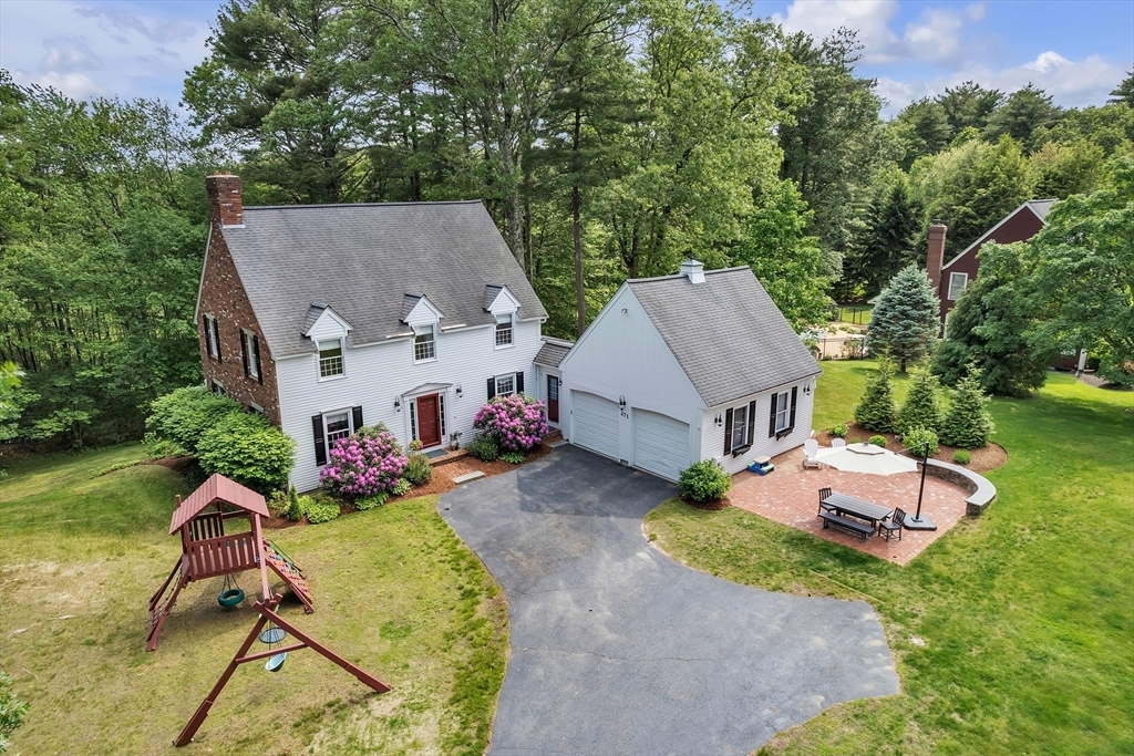 271 Pond St  Hopkinton MA 01748 photo