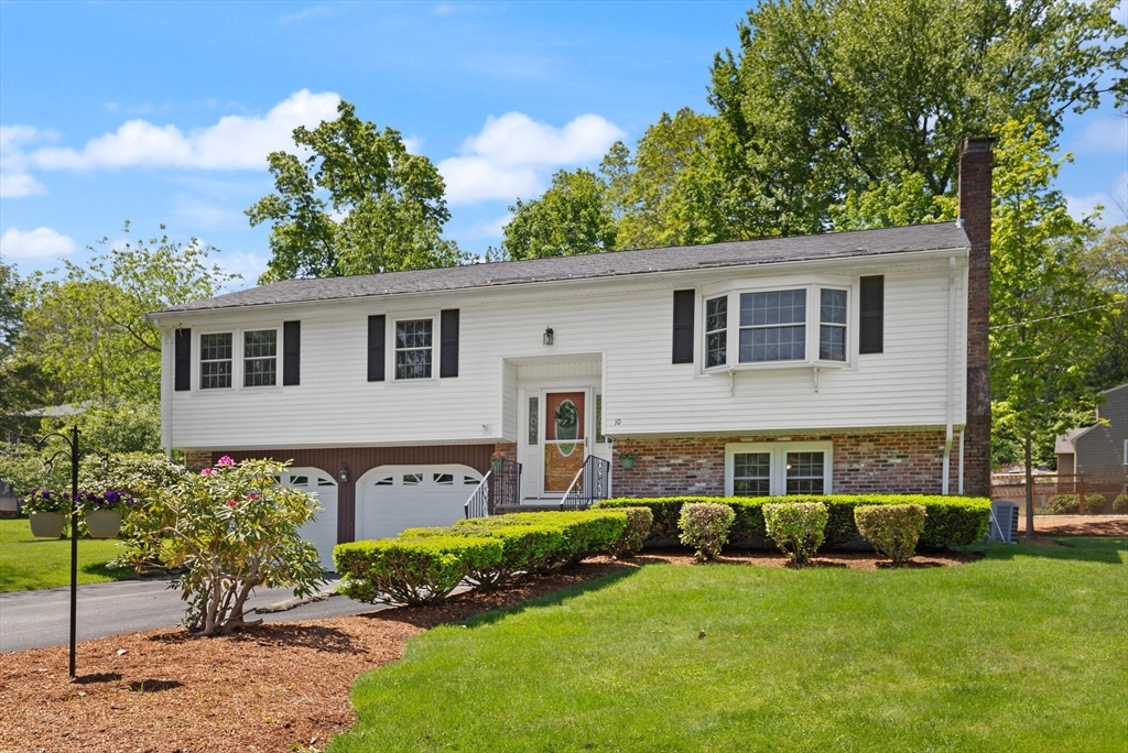 Property Photo: 10 Lisa Lane MA 01867