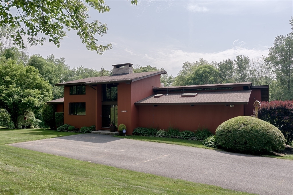 Property Photo: 1023 N. Woodstock Road MA 01550