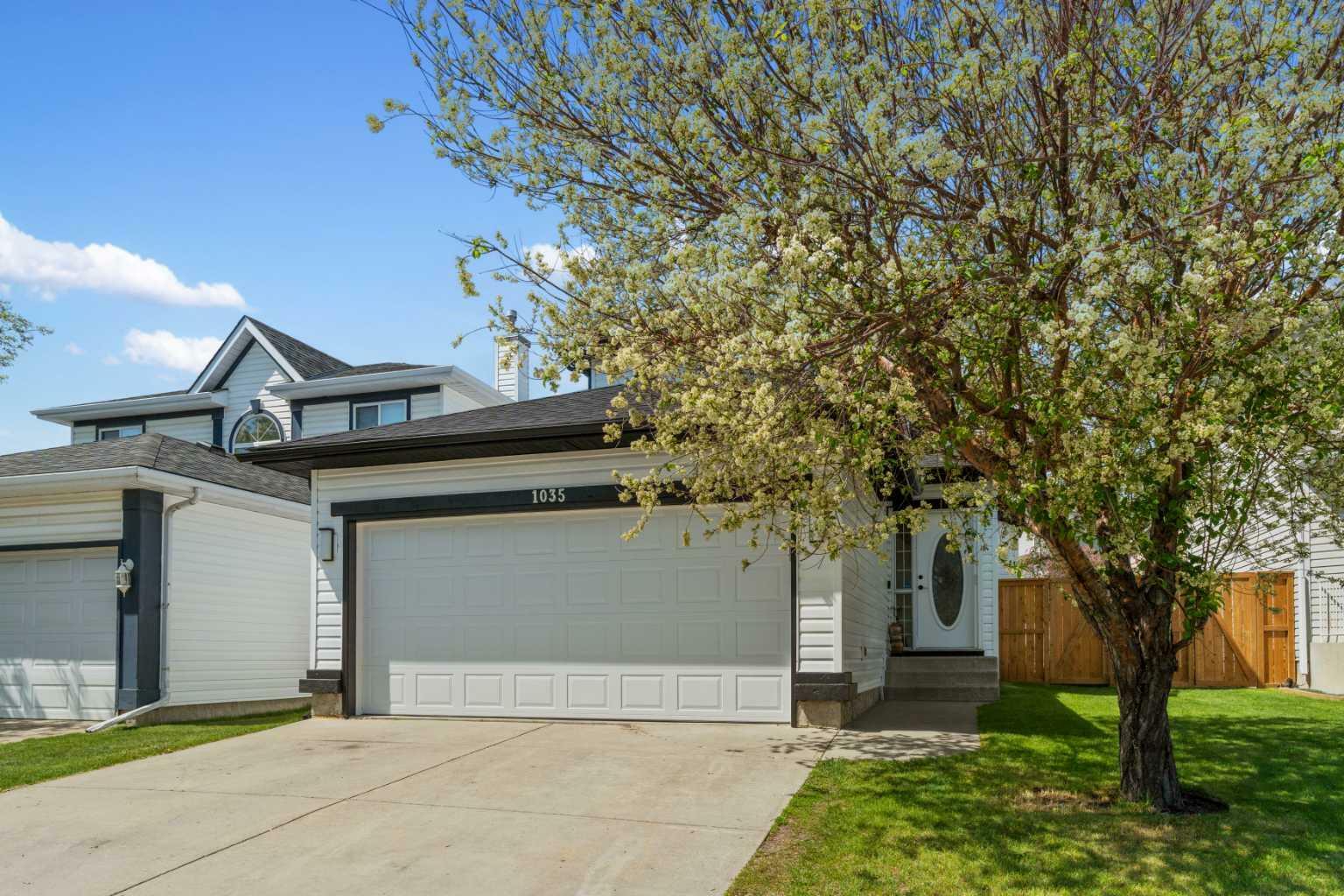 Photo de la propriété: 1035 Coventry Drive NE AB T3K 4P2