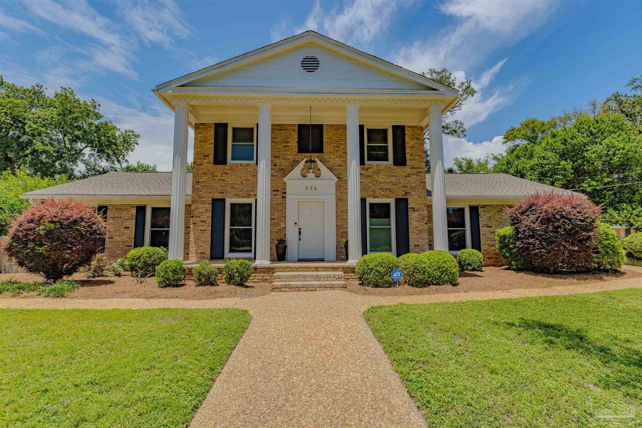 Property Photo: 334 Andrew Jackson Trl FL 32561