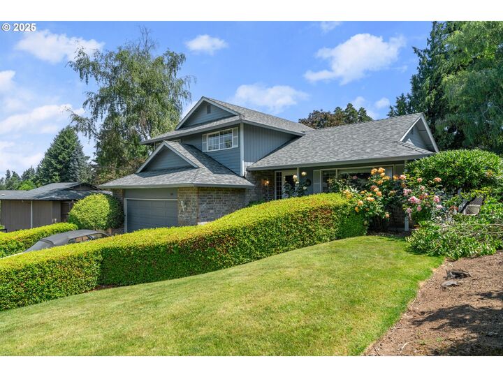 Property Photo:  1421 NE 100th Ave  WA 98664 