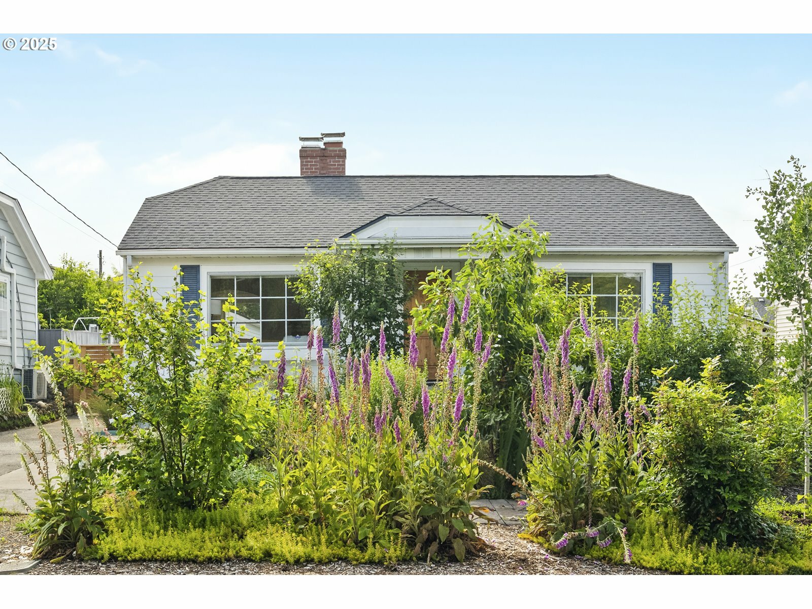 Property Photo: 3737 NE 74th Ave OR 97213