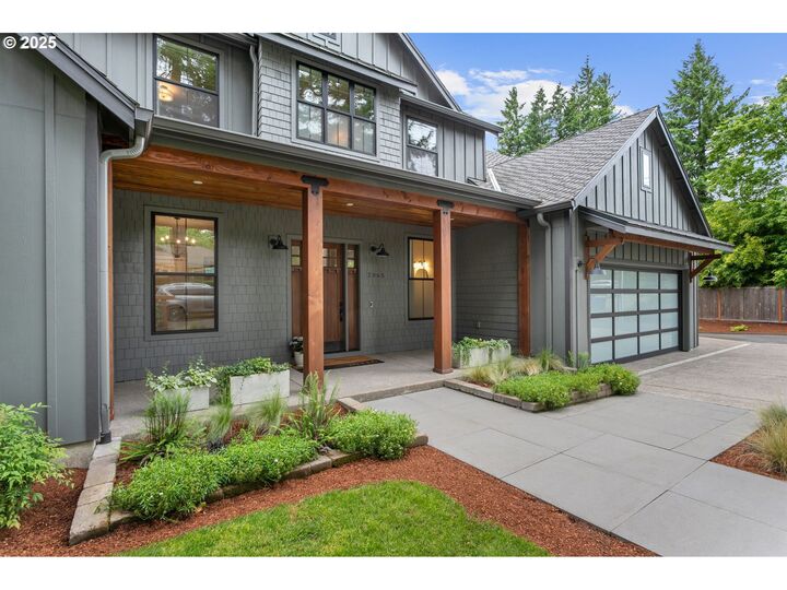 Property Photo:  2065 SW 75th Ave  OR 97225 