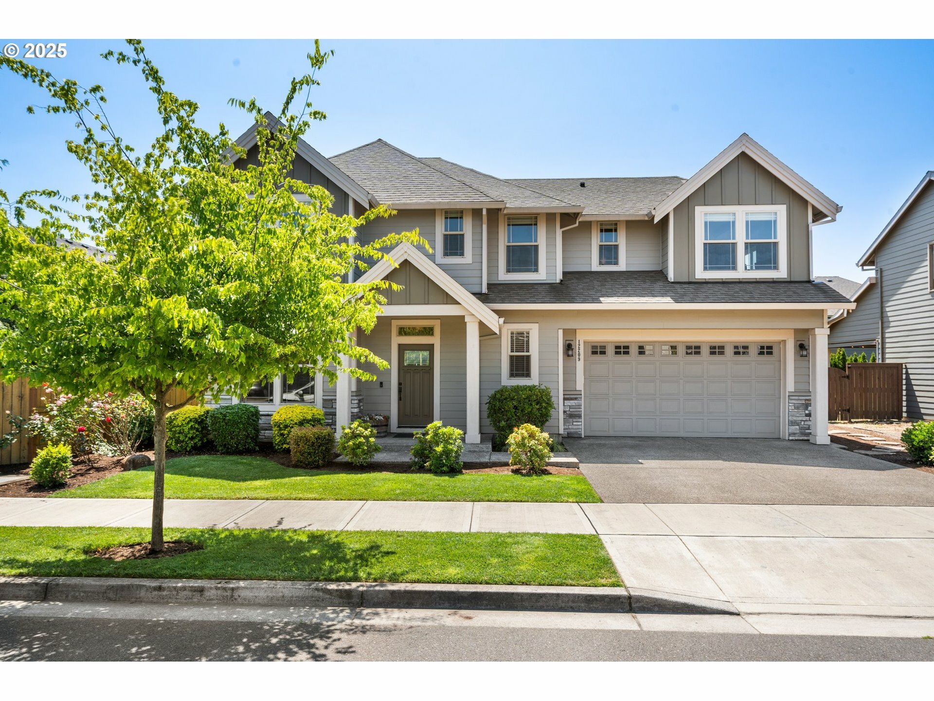 Property Photo: 12209 Mimosa Way OR 97045