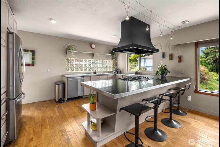 Property Photo:  8814  Earl Avenue NW  WA 98117 