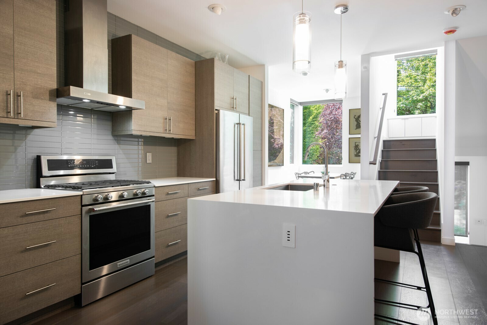 Property Photo:  214  25th Avenue E A  WA 98112 