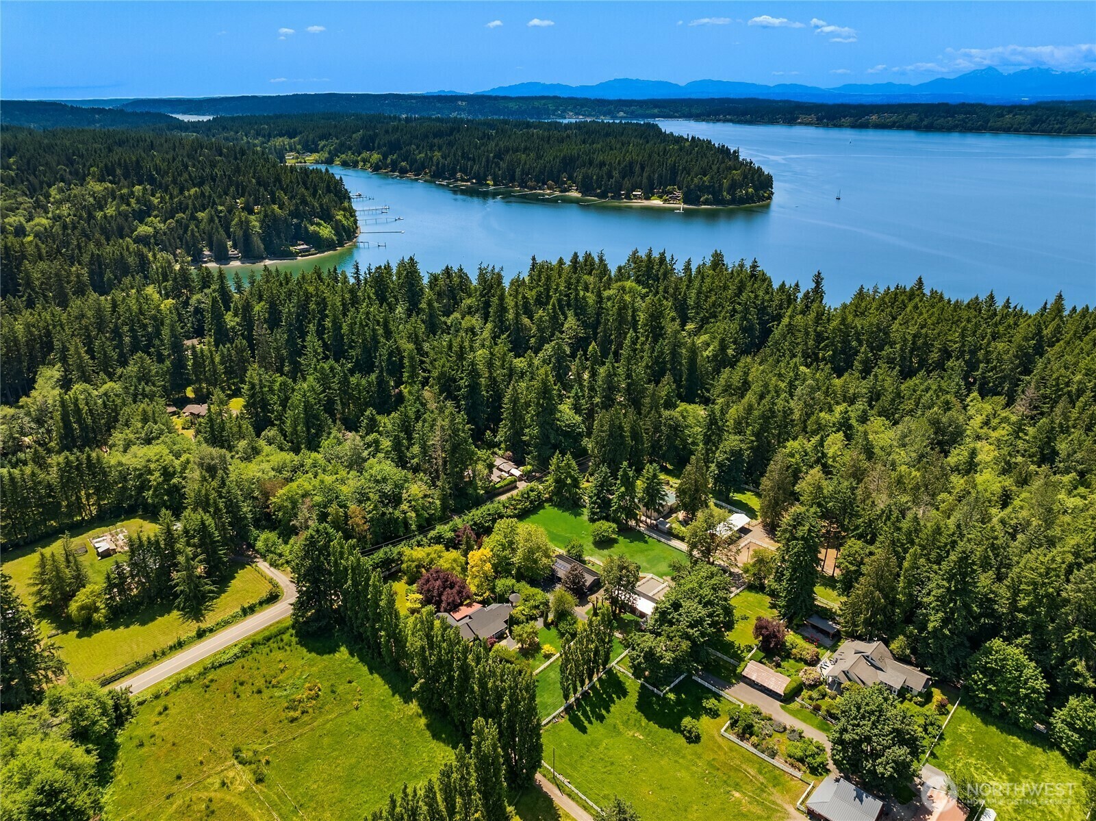 Property Photo: 6850 NE Day Road W WA 98110