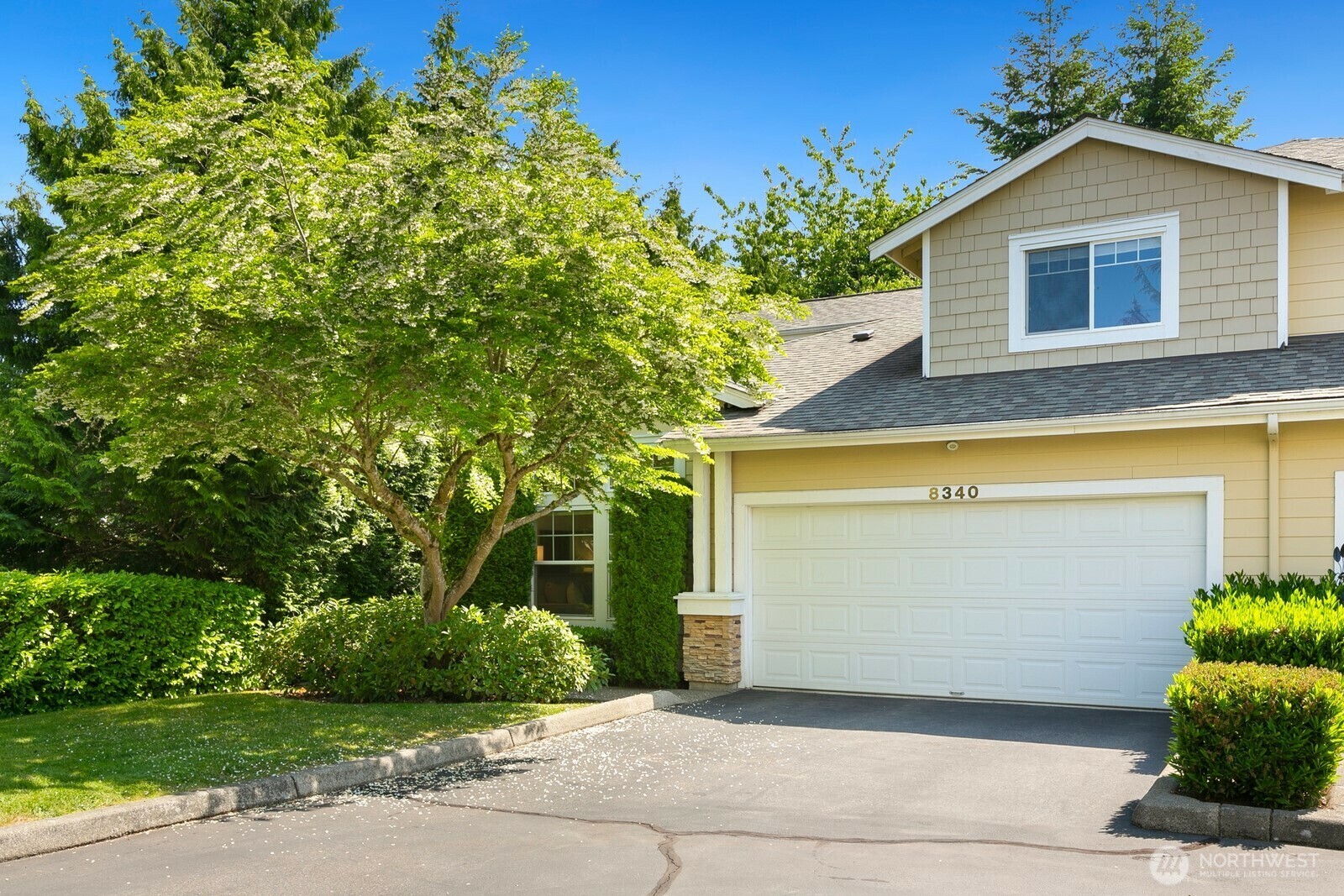 Property Photo: 8340 NE 140th Street WA 98034