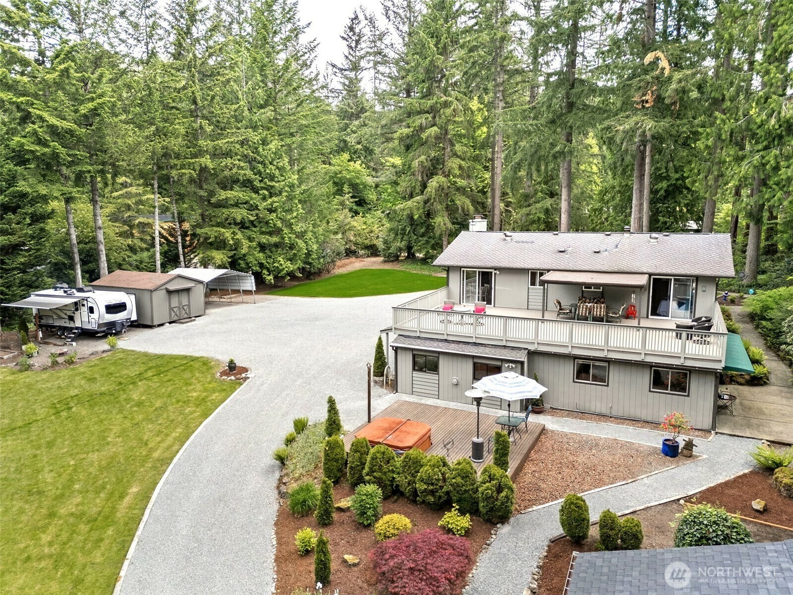 Property Photo: 14531 262 Avenue SE WA 98027