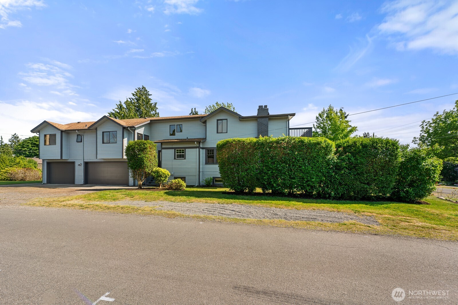 Property Photo:  11056  Phinney Avenue N  WA 98133 
