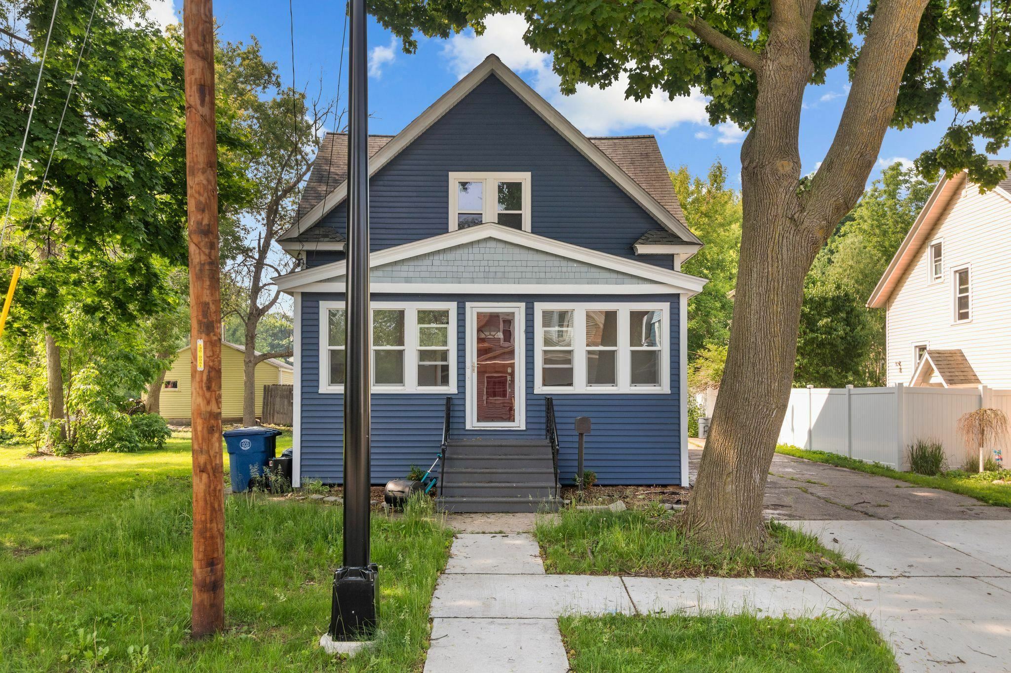 Property Photo:  417 E Lincoln Avenue  WI 54901 