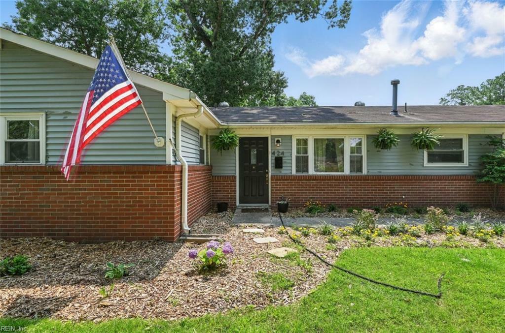 Property Photo: 424 Bernice Pl VA 23452